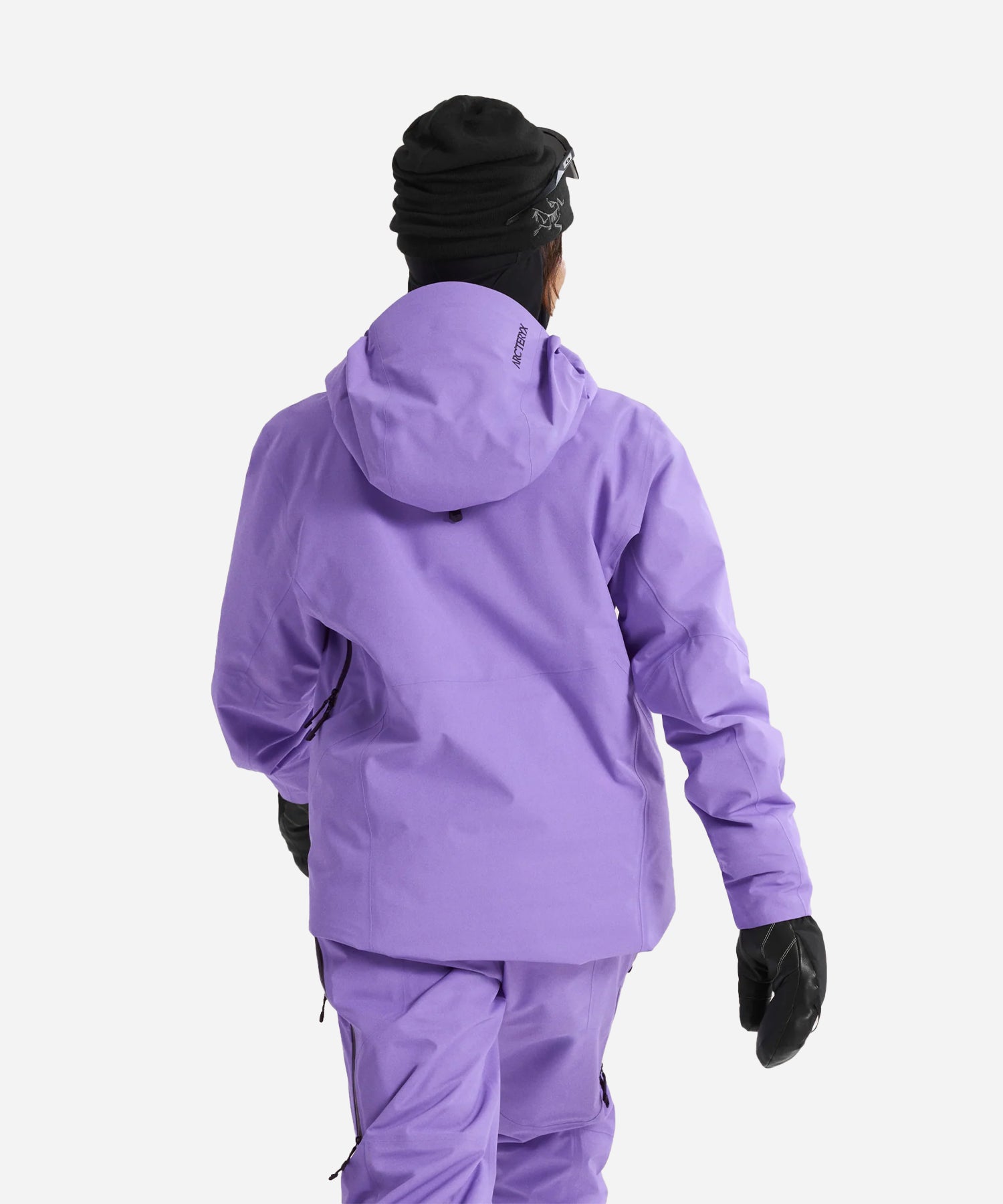 Arc_teryxSentinelInsulatedJacketAster_Black-ModelBack