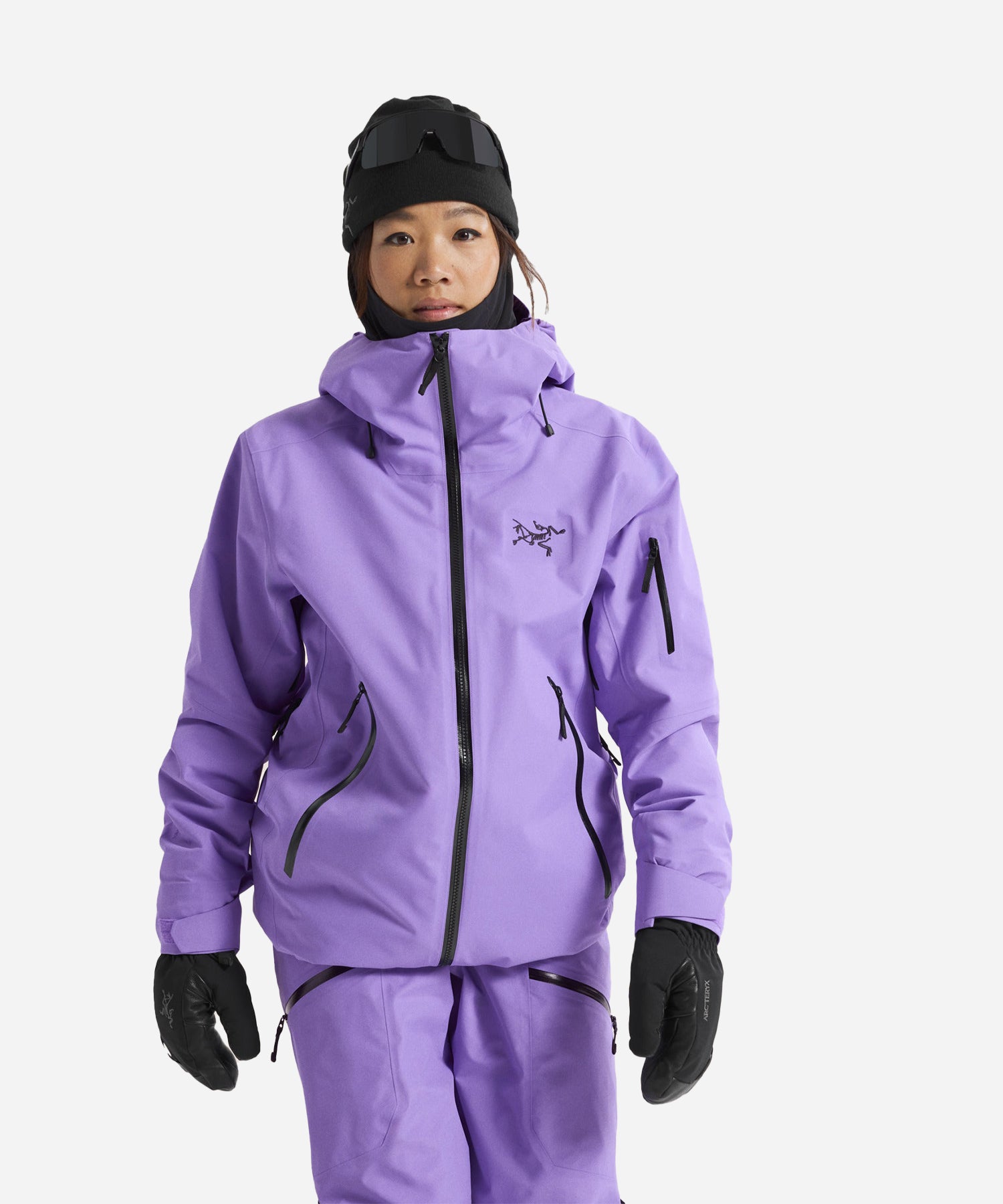 Arc_teryxSentinelInsulatedJacketAster_Black-ModelFront