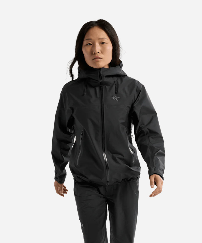 Arc_teryxWomen_sBetaSLJacketBlack-ModelFront