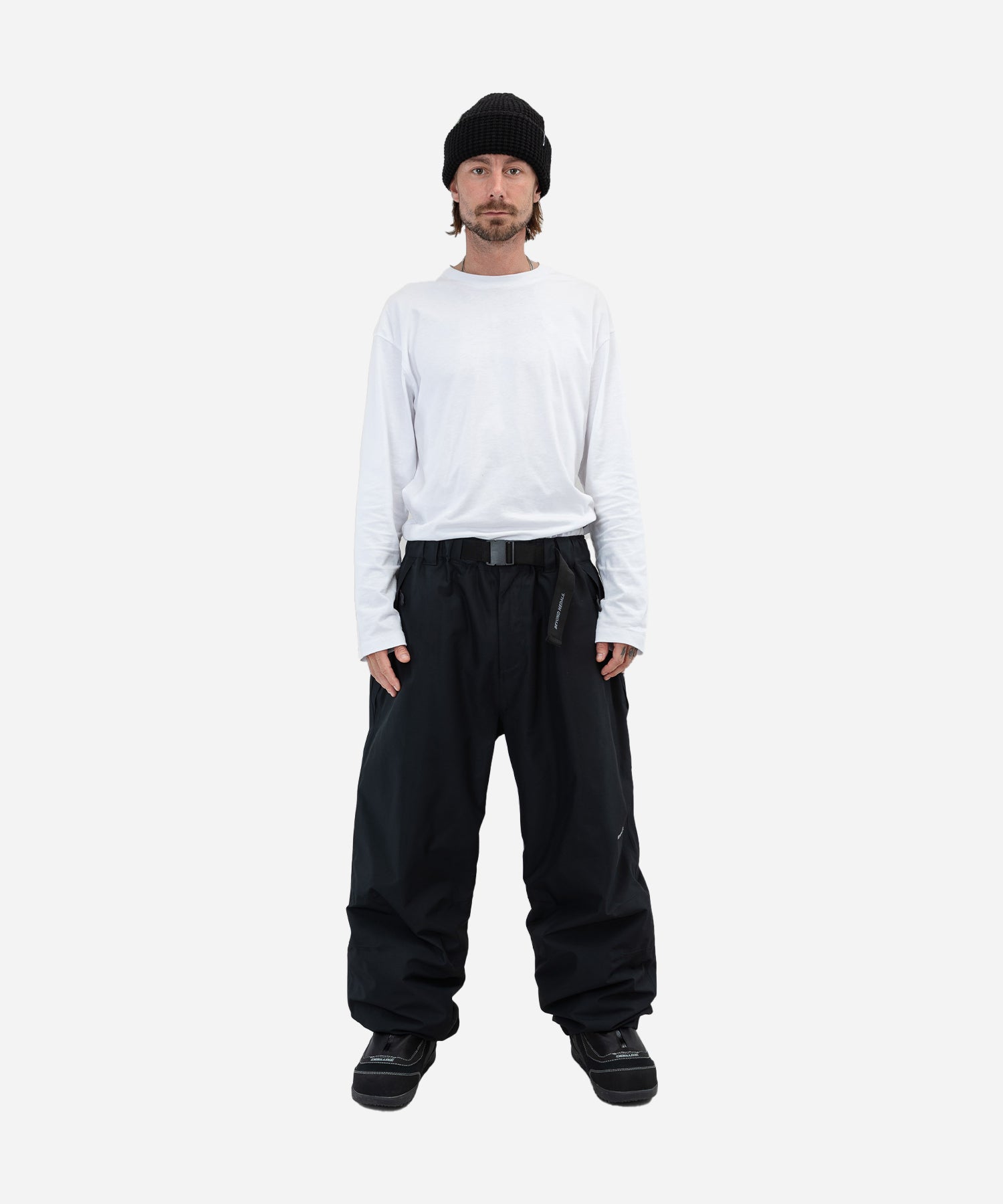 BeyondMedalsNostalgia2LPantBlack-ModelFullBody