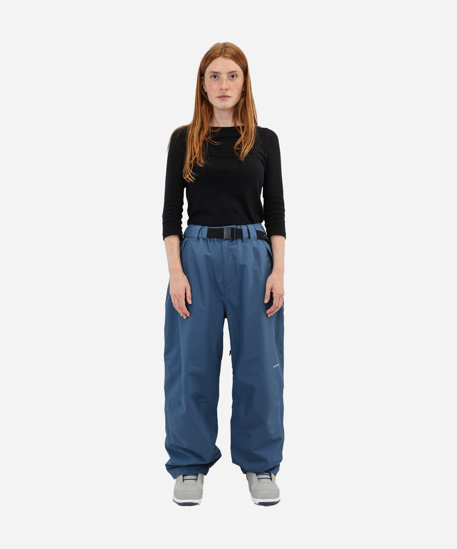 BeyondMedalsNostalgia2LPantBlue-ModelFrontWoman