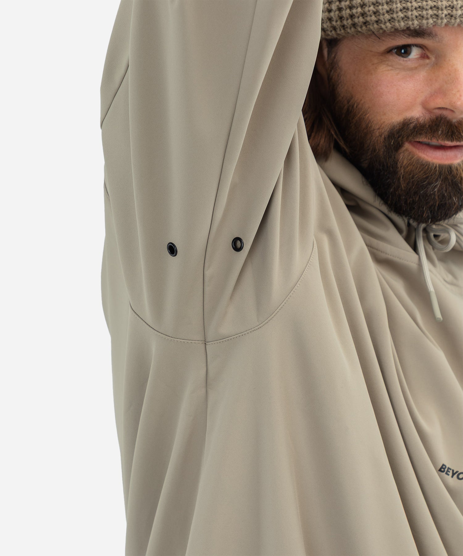 BeyondMedalsSoftshellHoodieBeige-Vents