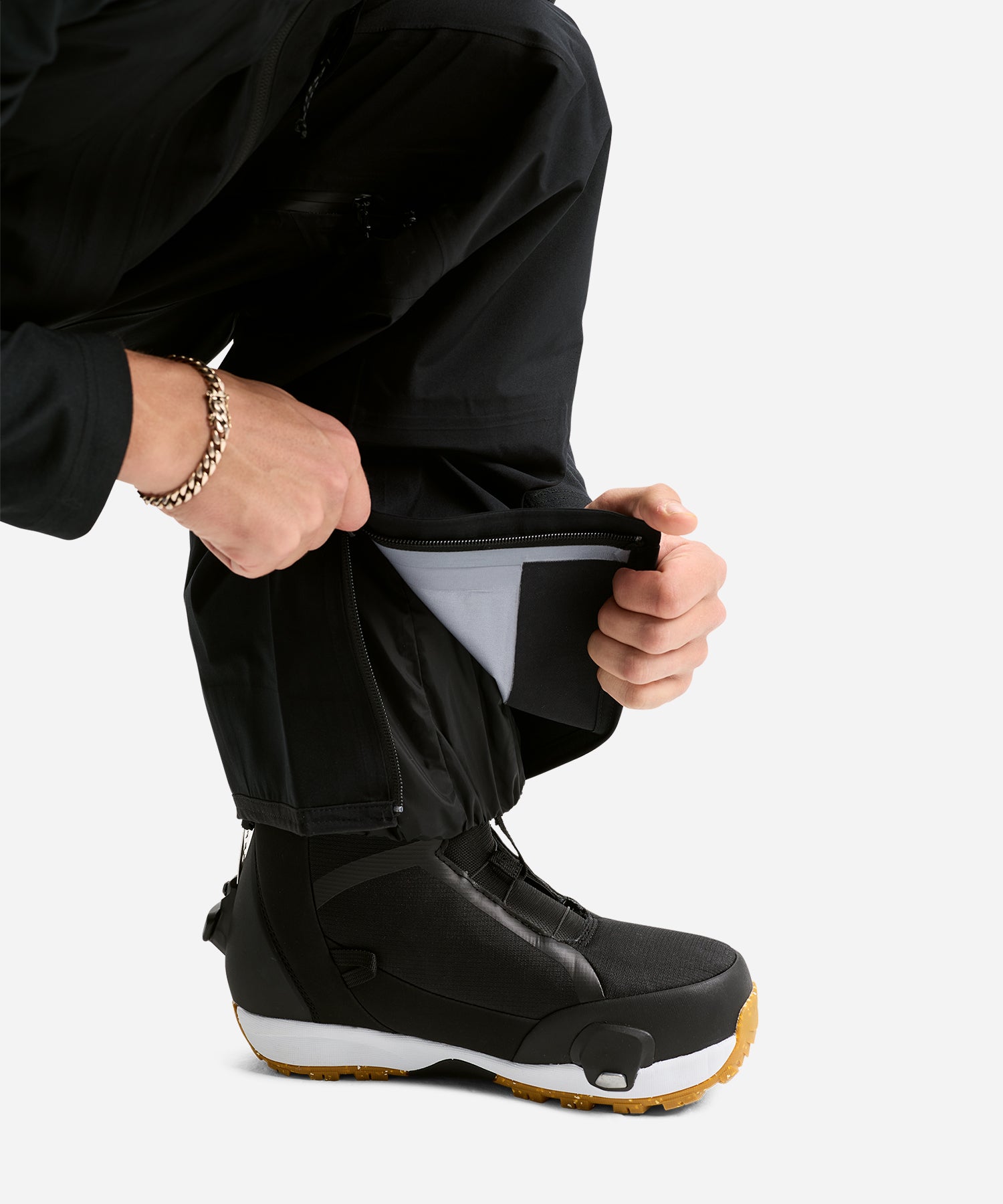 BurtonAKGORE-TEXFreebird3LBibTrueBlack-Cuff