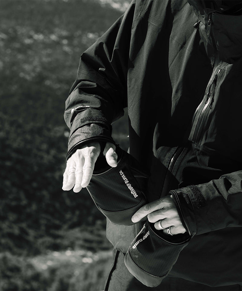 DeathgripGloveCo.WerewolfMittBlack-HandsOut_0669008c-b6a8-4564-b8c7-4abadd2bc25a