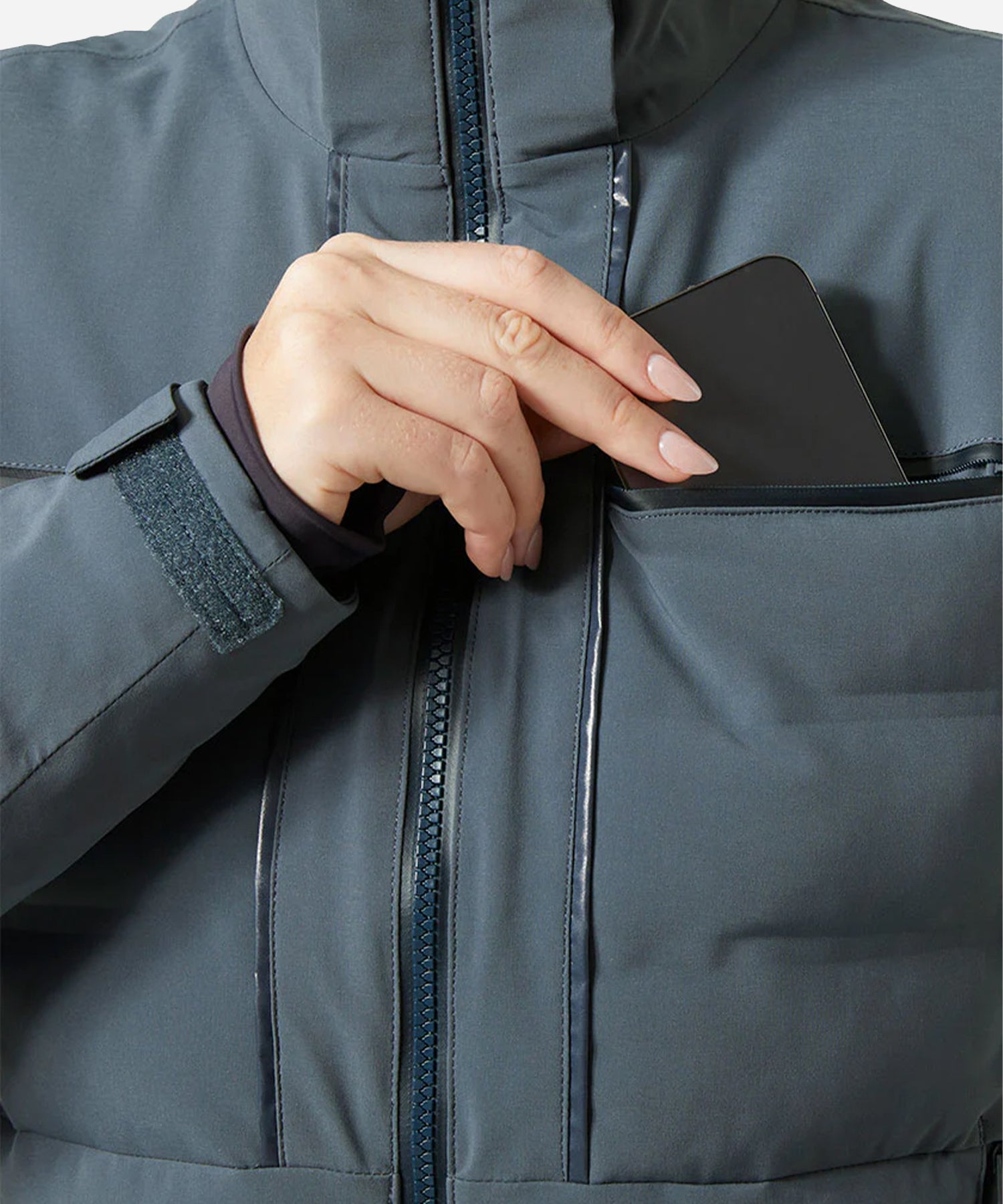 HellyHansenWomen_sAlpheliaElevateJacketAlpineFrost-ChestPocket