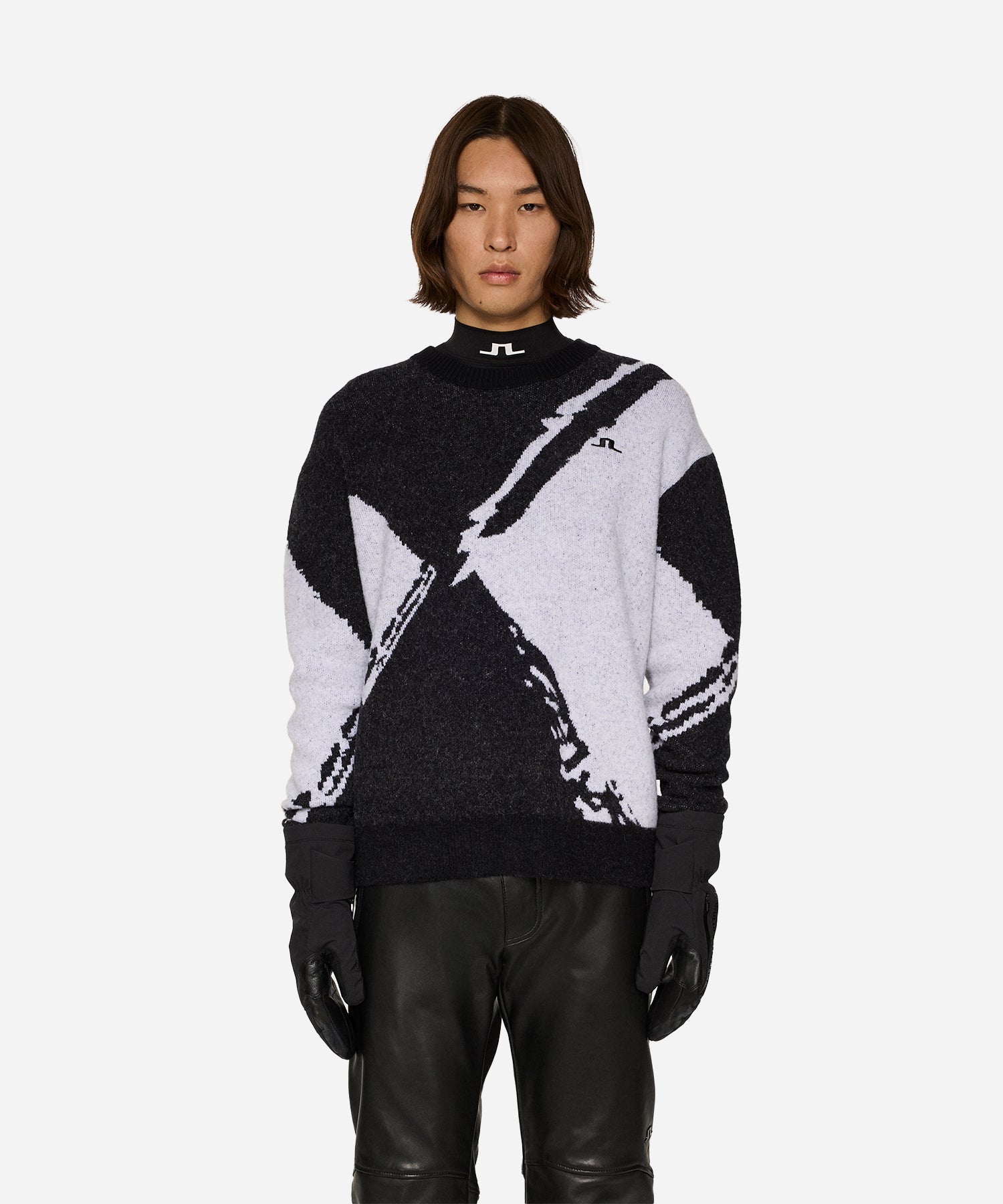 J.LindebergJaxtonKnittedSweater-ModelFront