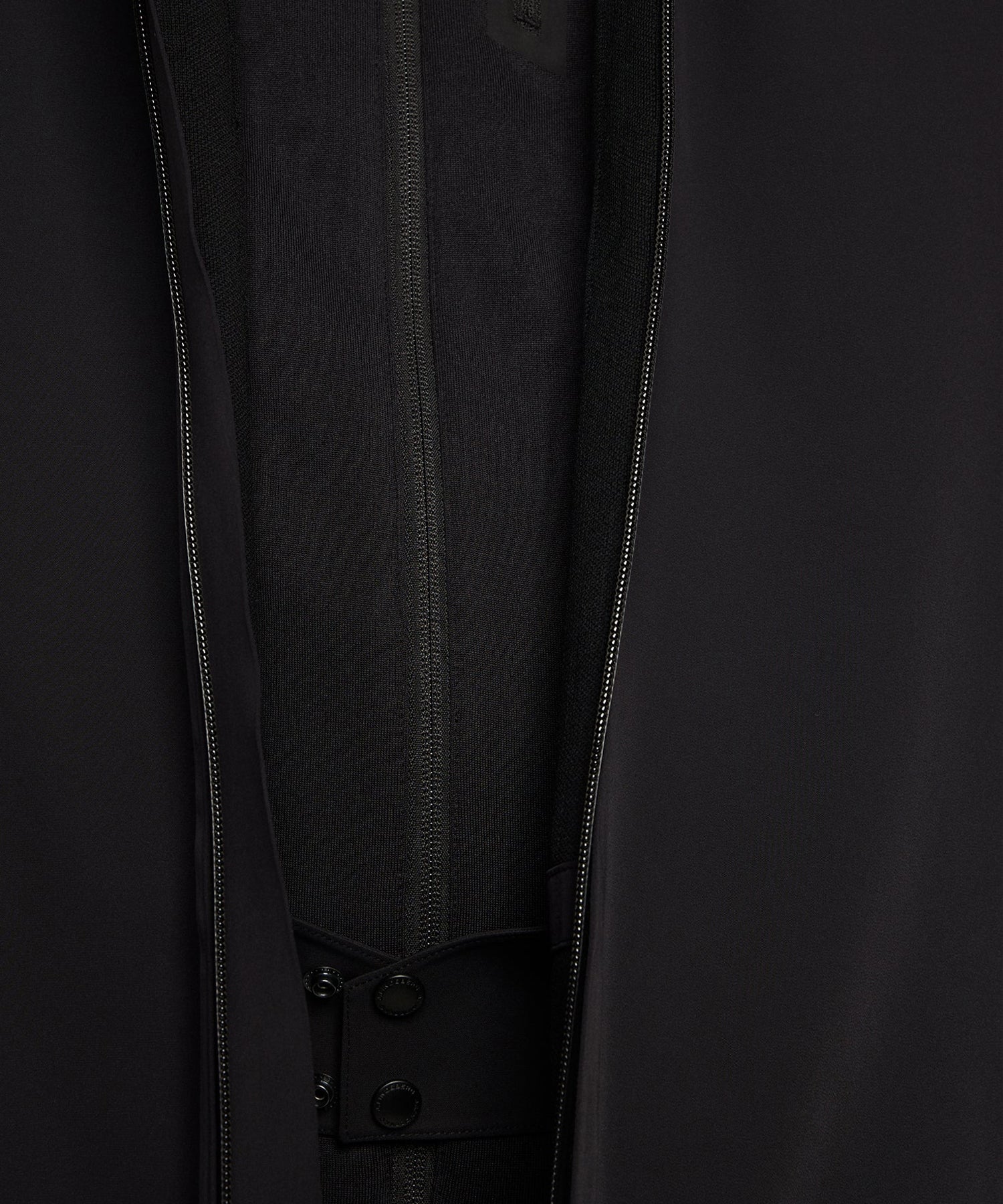 J.LindebergMen_sSolarcoreShellJacketBlack-PowderSkirt