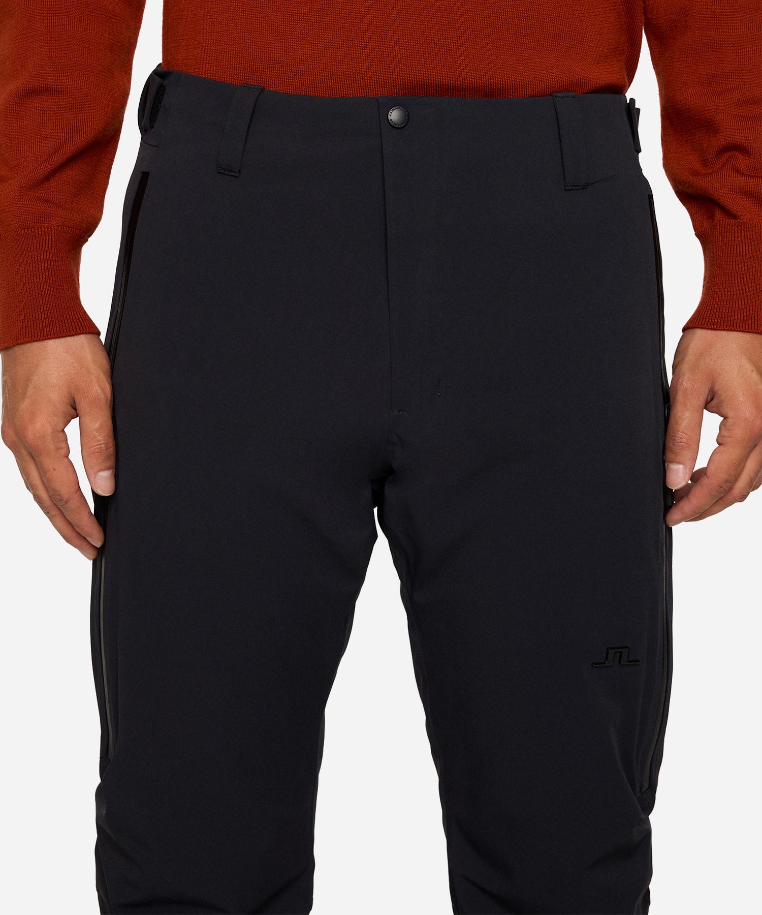 J.LindebergOmniaPantBlack-ModelFrontClose