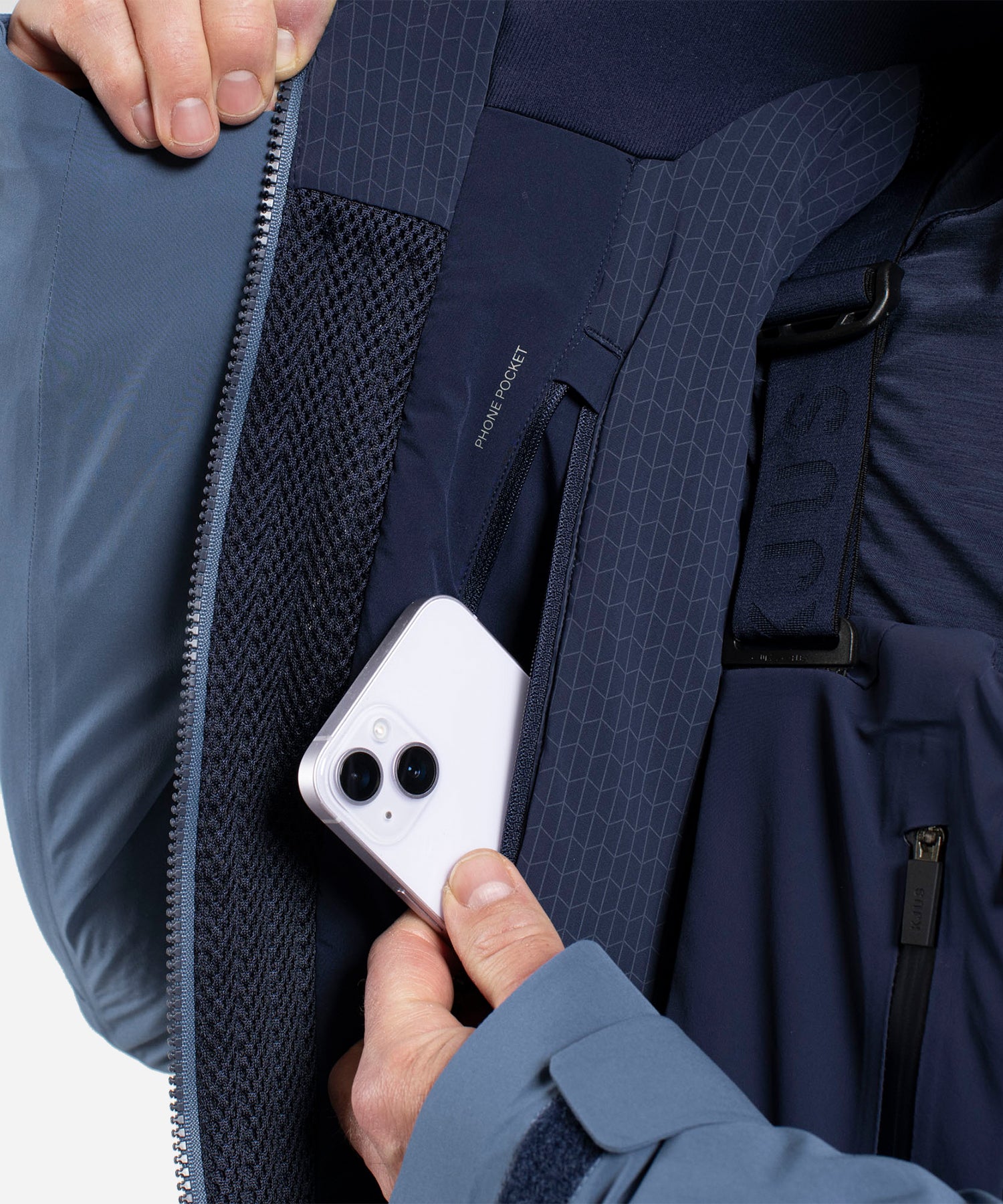 KJUSMen_sLasseAirflowJacketAdmiralBlue-PhonePocket