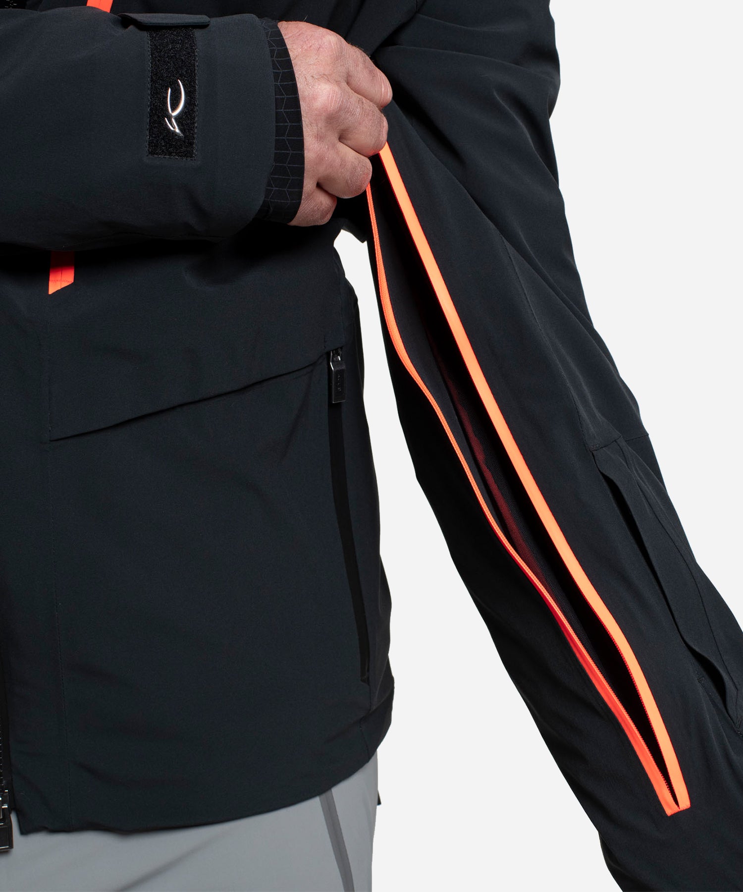 KJUSMen_sLasseAirflowJacketBlackSolarFlare-SleeveVent