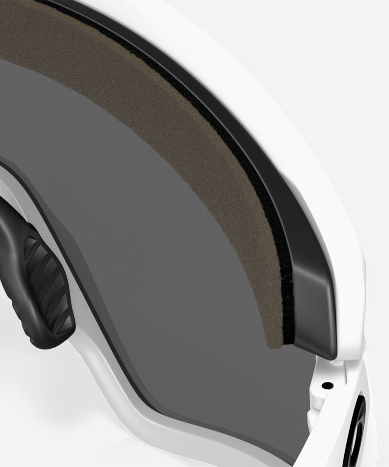 OakleyWindJacketWhitePrizmBlack-Foamdetail